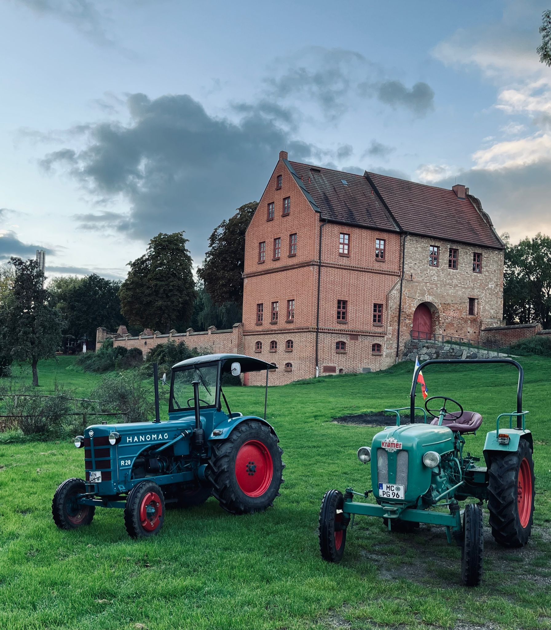 1. Seeweide "Schlepper & Oldtimervergnügen" » Seeweide Naturcampingplatz Penzlin